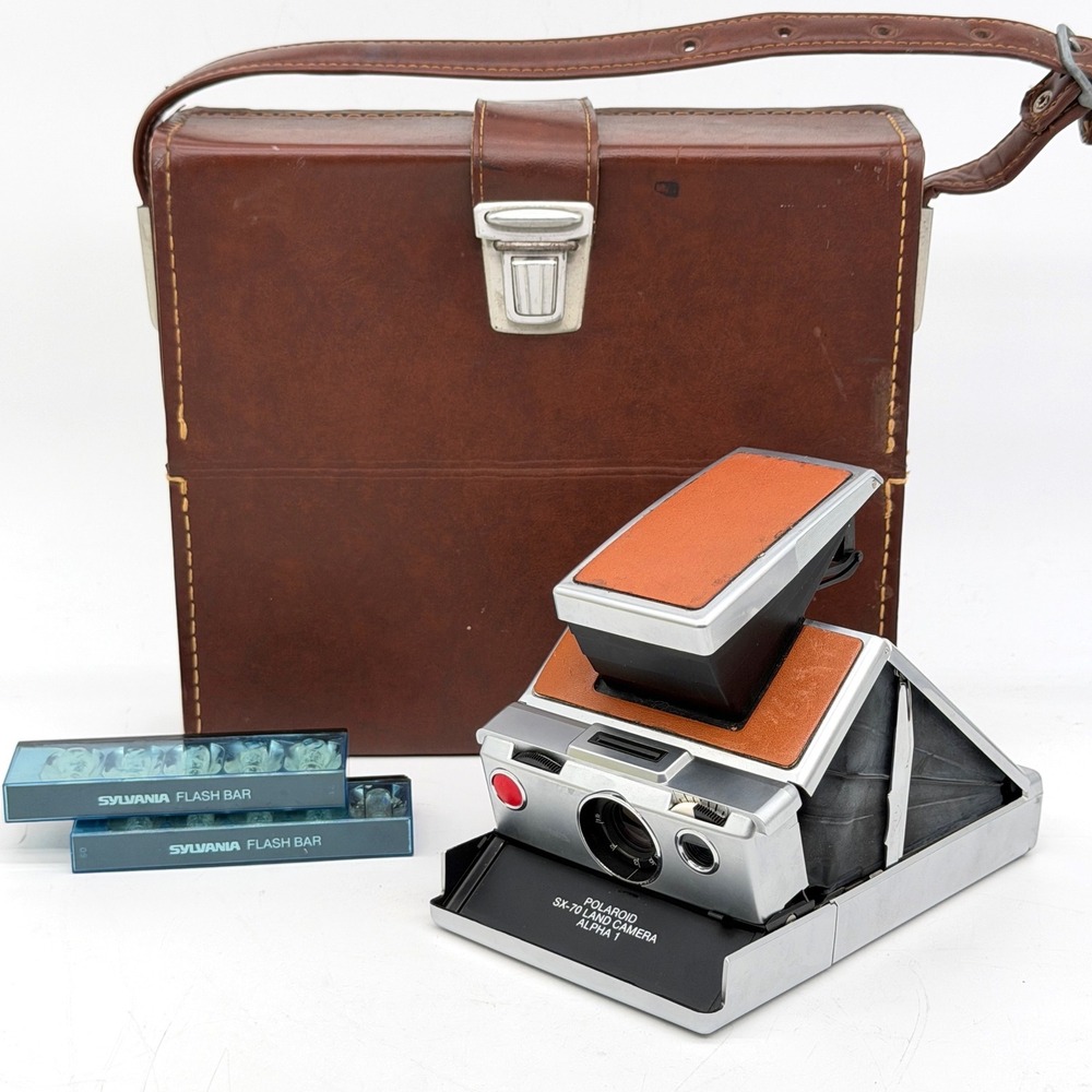 Polaroid SX-70 Alpha 1 Land Camera Folding Instant Film W/ Case, Flash Untested